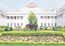 পশ্চিমবঙ্গের মন্ত্রিসভায় ঠাঁই হয়নি কোনো মুসলিমের   