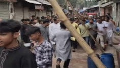 নোয়াখালীতে পুলিশের উপস্থিতিতে সন্ত্রাস-চাঁদাবাজির বিরুদ্ধে নিষিদ্ধ ছাত্রলীগের মিছিল-সমাবেশ