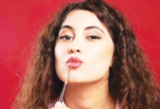 প্রসাধনীতে না রাঙিয়েই ঠোঁটে গোলাপি আভা থাকবে