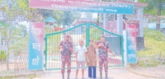বিজিবির হাতে আটক পাচারকারীসহ এক কিশোরী