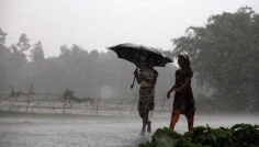 মৌসুমি বায়ুর প্রভাবে কিছু এলাকায় বৃষ্টির আভাস