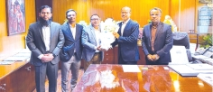 বিএসইসি চেয়ারম্যানকে ব্র্যাক ইপিএল স্টক ব্রোকারেজের অভিনন্দন