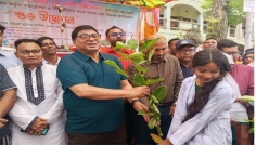 গাইবান্ধায় জেলা পরিষদের বৃক্ষরোপন কর্মসূচী ও শিক্ষার্থীদের মাঝে ফলজ চারা বিতরণ