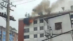 গাজীপুরে পোশাক কারখানার গুদামে আগুন