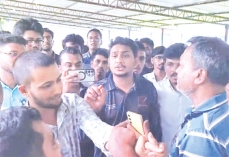 র্যাগিংয়ের ভিডিও করায় সাংবাদিক ও রাকসু নেতাদের ওপর হামলা