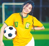 নিজের গানে ব্রাজিলভক্ত পড়শীর উচ্ছ্বাস