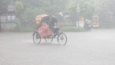 মৌসুমির বায়ুর দাপটে আরো বাড়বে বৃষ্টি
