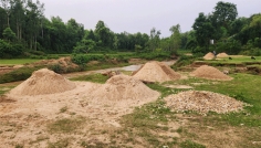 গারো পাহাড়ে অভিযান চললেও থামছে না অবৈধ বালু উত্তোলন