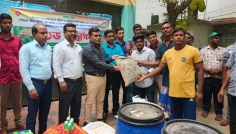 জীবননগরে পেঁয়াজ ও ধানের বীজ-সার বিতরণ
