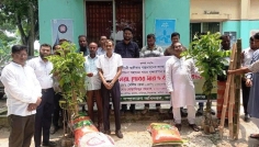কাজিপুরে ৩৩০ জন কৃষকের মাঝে বিনামূল্যে গাছের চারা ও সার বিতরণ