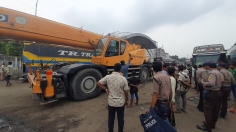 সায়দাবাদে ডিএসসিসির অভিযান, পরিত্যক্ত বাস অপসারণ