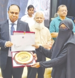 দুগ্ধশিল্পে অবদানের জন্য বাকৃবিতে দুই নারীকে সম্মাননা