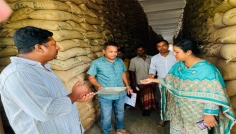 তাড়াশে খাদ্য গুদাম পরিদর্শন করলেন ইউএনও নুসরাত জাহান