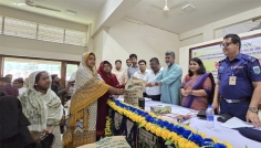 বদলগাছীতে ৪ হাজার ৫৬৬ কৃষকের মাঝে বিনামূল্যে সার ও বীজ বিতরণ
