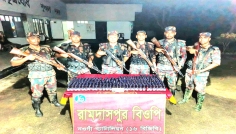 গোমস্তাপুরে ভারতীয় সিরাপ ও মোবাইল ফোন জব্দ