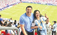 মেসিদের জয় গ্যালারিতে বসে উদযাপন করলেন নাঈম-নাদিয়া   