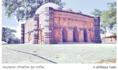 অবহেলায় নষ্ট হচ্ছে সাড়ে ৫০০ বছরের মসজিদ      