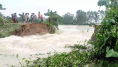 জগন্নাথপুরে সড়ক ভেঙে কুশিয়ারার পানি ঢুকে ১০ গ্রাম প্লাবিত