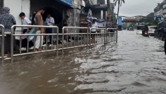 ভারী বৃষ্টিতে ঢাকায় জলাবদ্ধতা, দুর্ভোগ