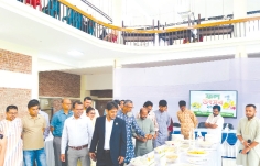 মৌসুমি ফলের ঘ্রাণে মুখর পাবিপ্রবি প্রেস ক্লাবের আয়োজন