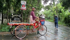 টানা বৃষ্টিতে স্থবির শালিখা, চরম বিপাকে খেটে খাওয়া মানুষ
