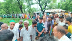 বন্যাকবলিত বাঁশখালীতে ব্যবসায়ী সোহেলের লাখ লাখ টাকার আর্থিক সহায়তা