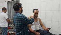 নরসিংদীতে বালু ব্যবসায়ীর কান কামড়ে ছিঁড়ে দিলেন বিএনপি নেতা