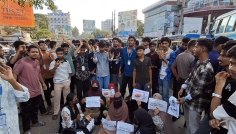 শিক্ষামন্ত্রীর পদত্যাগ দাবিতে চাঁদপুরে সড়ক অবরোধ