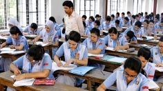 চট্টগ্রাম বিভাগ ছাড়া সারা দেশে এইচএসসি পরীক্ষা চলবে: শিক্ষা উপদেষ্টা
