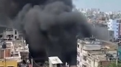 রাজধানীর কামরাঙ্গীরচরে জুতার কারখানায় আগুন 