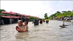 জোয়ারের পানিতে প্লাবিত মনপুরা, পানিবন্দী কয়েক হাজার মানুষ
