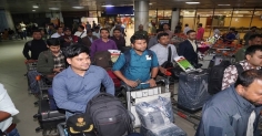 দেশে ফিরলেন বাংলার জয়যাত্রার নাবিকরা