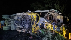 গুরুদাসপুরে বাস-ট্রাক সংঘর্ষে ১ জন নিহত, রুশ নাগরিকসহ আহত ১২
