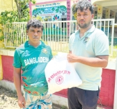 ফেনী ইউনিভার্সিটি ল’ব্লাড সেলের উদ্যোগে ত্রাণসামগ্রী বিতরণ     