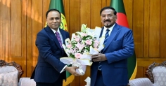 রাষ্ট্রপতির দায়িত্ব গ্রহণ করায় হাফিজ উদ্দিনকে ফুলেল শুভেচ্ছা