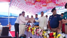 ভূমি মন্ত্রীর মাধ্যমে বিভাগীয় বন কর্মকর্তাকে নিমের বীজ দিলেন 'তাল বেলাল'