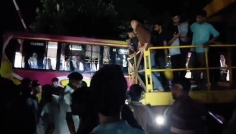 রাজবাড়ীতে ট্রেনের বিচ্ছিন্ন ওয়াগনের ধাক্কায় বাস-মাহিন্দ্রা-ইজিবাইকের সংঘর্ষ, নিহত ২