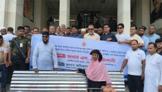 টুঙ্গিপাড়ায় দুর্যোগে ক্ষতিগ্রস্ত ৬০ পরিবার পেল ঢেউটিন ও চেক