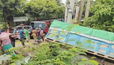 সোনারগাঁয়ে  নিয়ন্ত্রণহীন ট্রাকের ধাক্কায় নিহত-১ আহত-৪