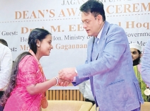 প্রথমবার জগন্নাথে ডীনস অ্যাওয়ার্ড, ভূষিত হলেন স্বর্ণা